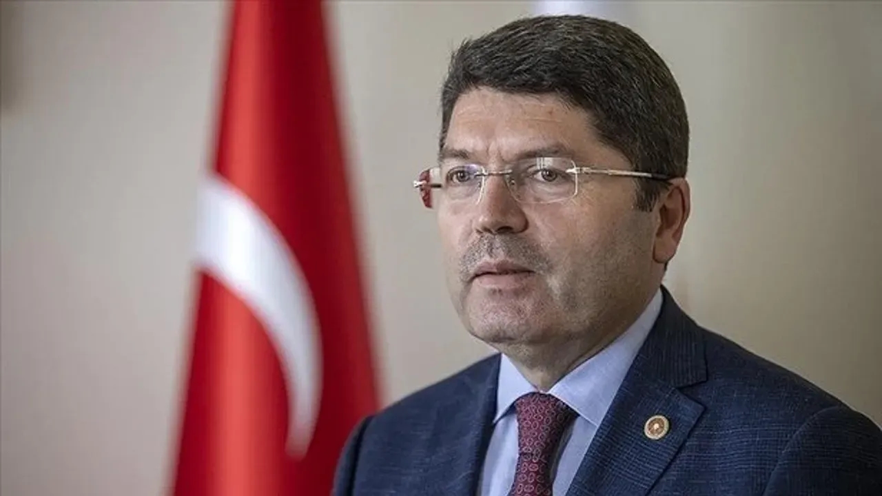 Adalet Bakanı Tunç "Torpil" İddialarına Cevap Verdi