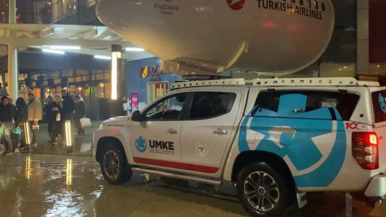 Akasya AVM’de Havalandırma Sisteminde Yangın: Tahliye ve İddialar Ortaya Çıktı