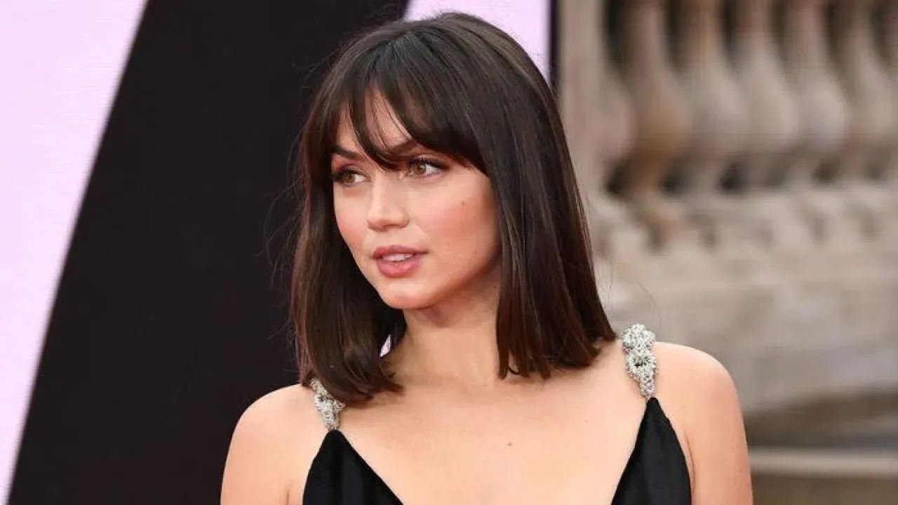 Ana de Armas, Oscar Töreni'nde Göz Kamaştırıcı Bir Performansla Dikkatleri Üzerine Çekti