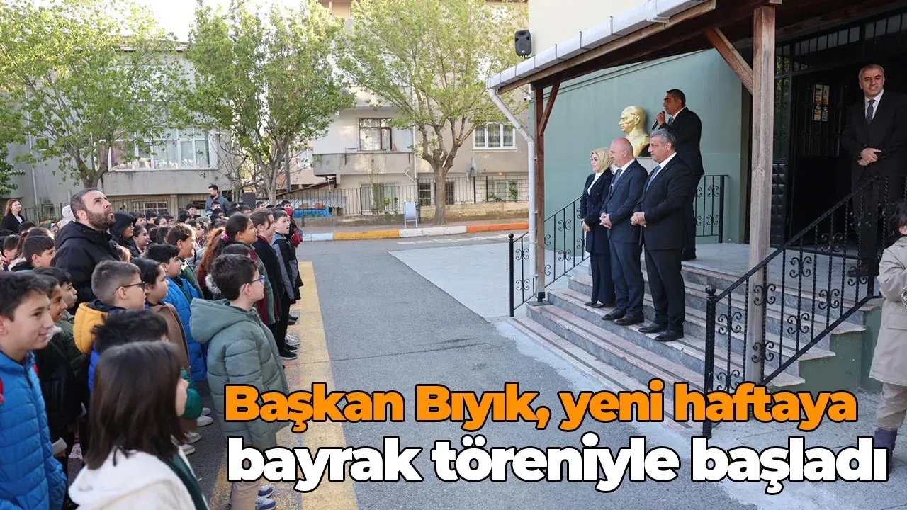 Başkan Muzaffer Bıyık, yeni haftaya bayrak töreniyle başladı