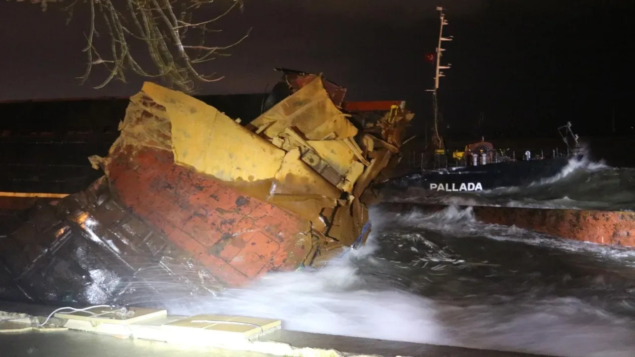 Batan Geminin Personeli Hala Bulunamadı
