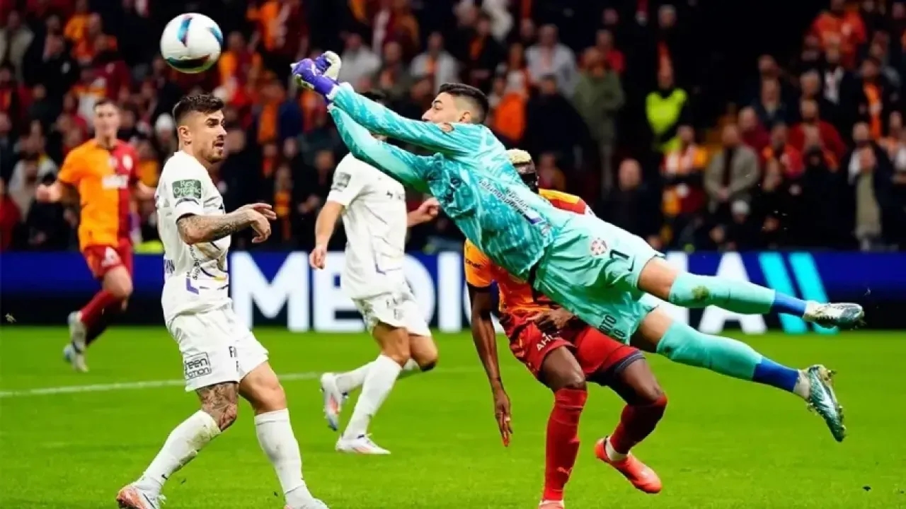 Berke Özer’in Galatasaray’a Transferi Mümkün mü? İşte Son Gelişmeler!