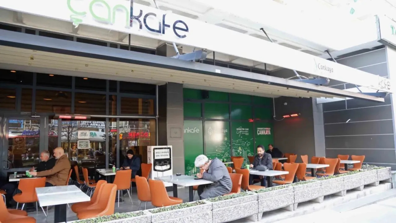 Çankaya Belediye Başkanı’nın Açtığı Çankafe’de Fiyatlar Tartışmaya Yol Açtı: Çay 10 TL, Latte 60 TL