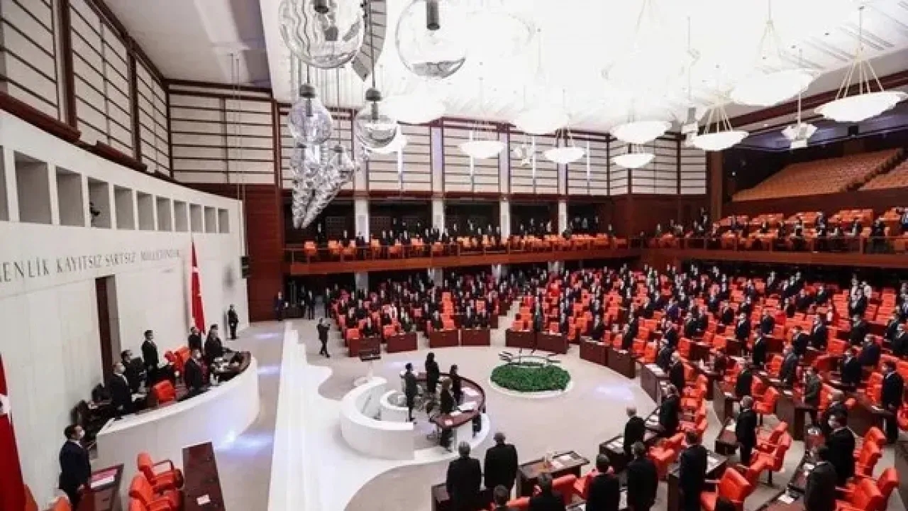 DEM Parti, TBMM’ye “Kürtçe Resmi Dil Olsun” Teklifini Yeniden Sundu: Önceki Reddelerden Sonra Direniş Devam Ediyor