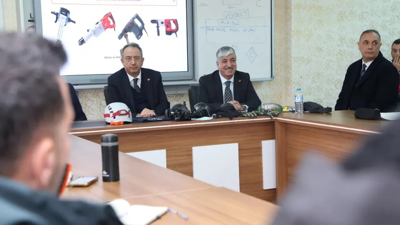 Image for Dilovası’nda Arama Kurtarma Eğitimi Başkan Ömeroğlu ve Kaymakam Kubilay Katıldı