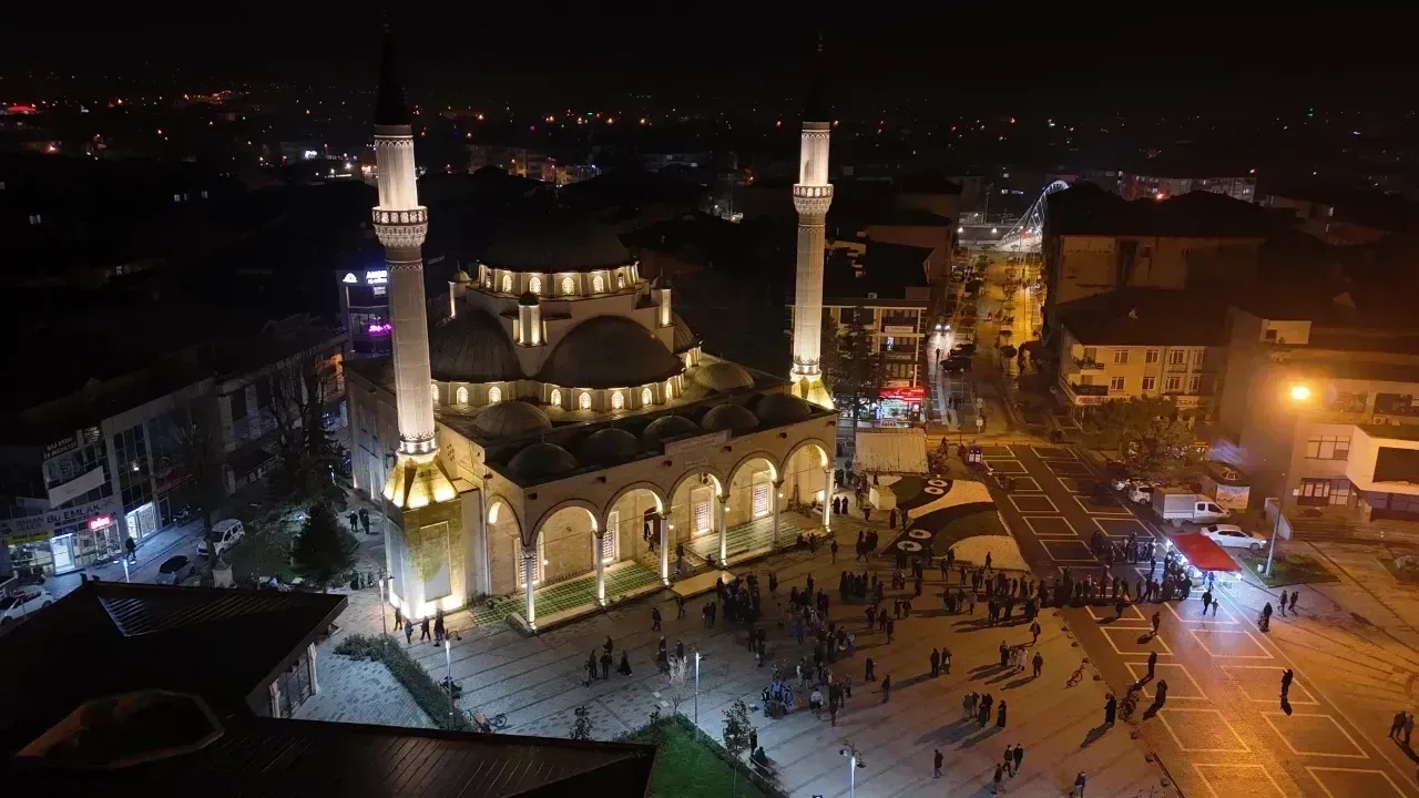 Image for Düzce iftar saati ne zaman? İlk iftara ne kadar kaldı?