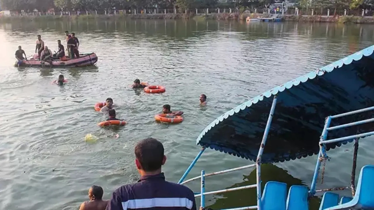 Hindistan’da Tekne Alabora Oldu! 14 Kişi Hayatını Kaybetti