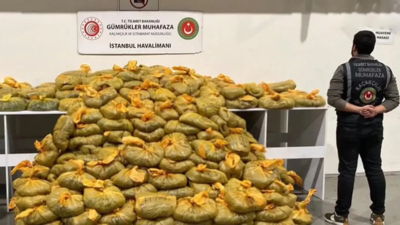 İstanbul Havalimanı'nda Yarım Tondan Fazla Uyuşturucu Yakalandı!