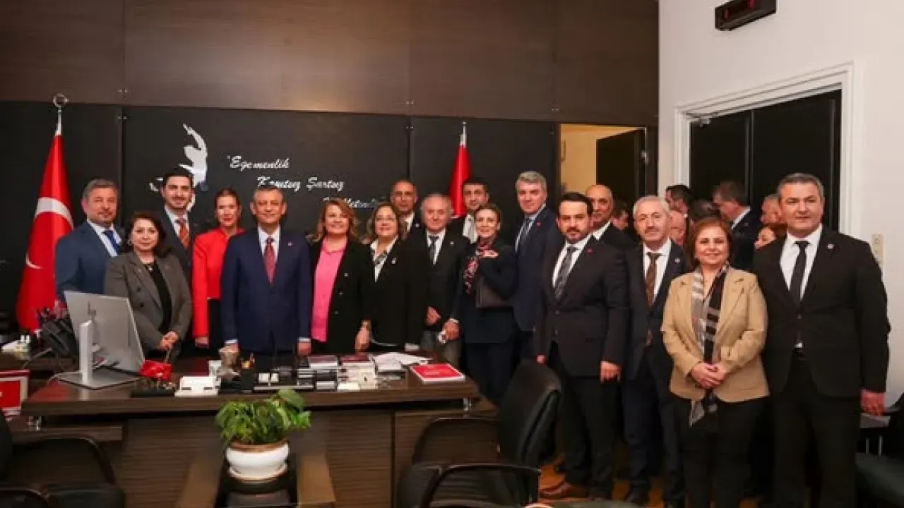 İzmit Belediye Başkanı Fatma Kaplan Hürriyet’ten CHP Lideri Özgür Özel’e Ziyaret