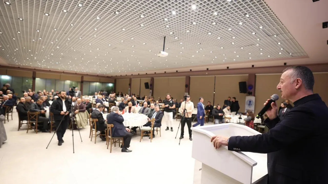 Kocaeli’de vefa gecesi Başkan Tahir Büyükakın'dan milli boksörlere anlamlı destek