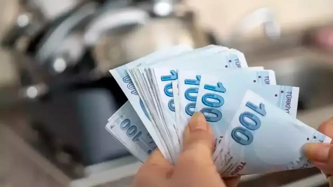 Memur ve Emeklilerin Zam Oranları Belli Oldu! Memur ve Emekli Ne Kadar Maaş Alacak?