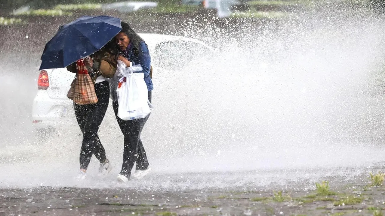 Meteoroloji ve AFAD peş peşe uyardı! 64 il için kuvvetli yağış ve fırtına uyarısı