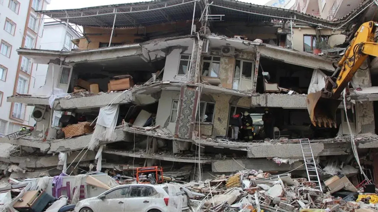 Naci Görür’den Dikkat Çeken Uyarı: İstanbul’da Deprem Olma Olasılığı Yüzde 47’ye Yükseldi!