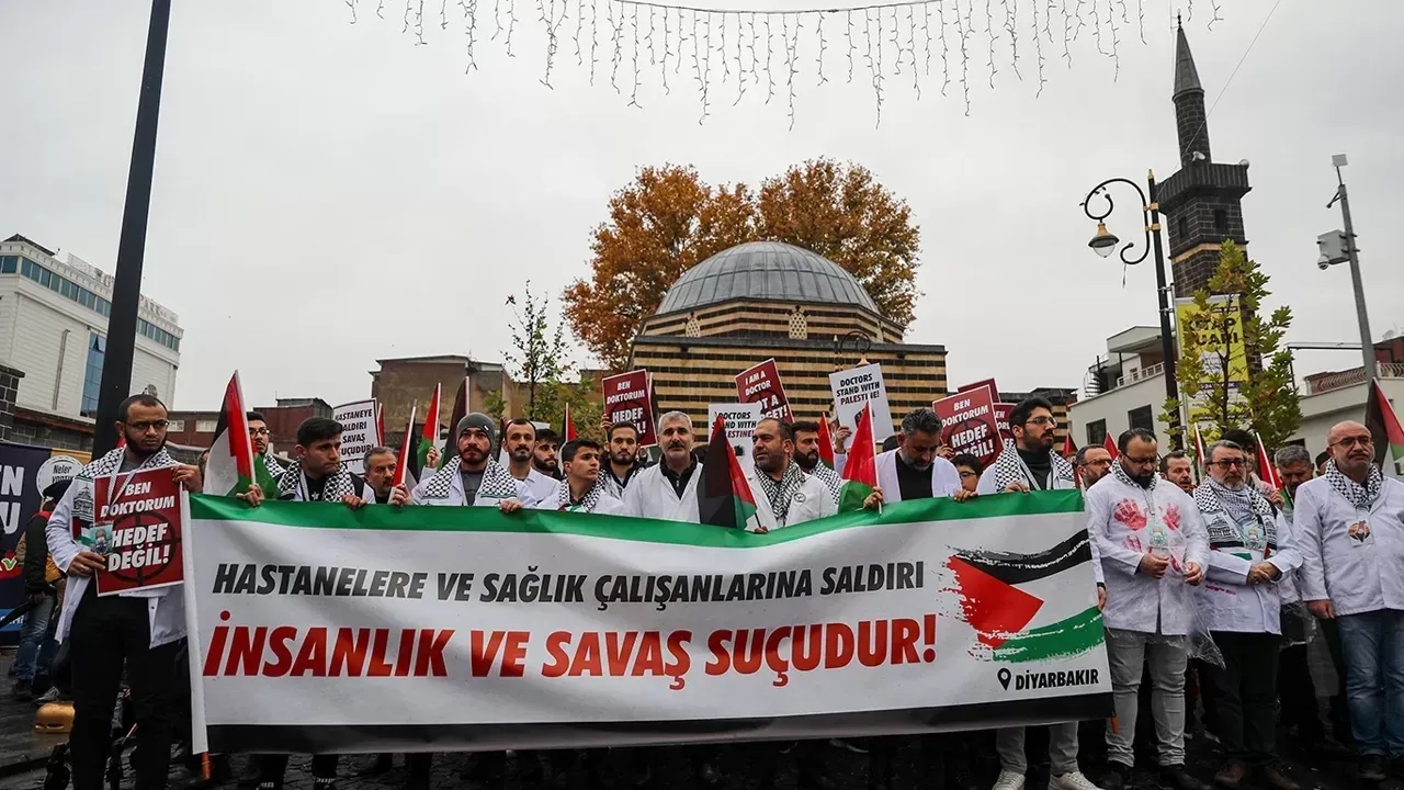 O İllerde Doktorlar Gazze İçin Yürüdü! Sessiz Yürüyüş Dünya Gündeminde
