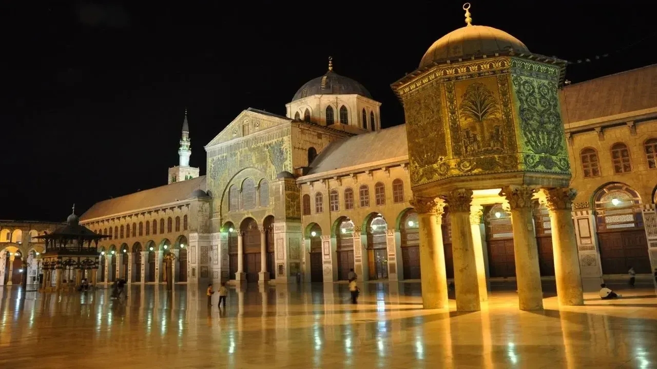 Şam’ın Emevi Camii’nin Yeni Halıları Gaziantepli Halıcılar Tarafından Yenilendi