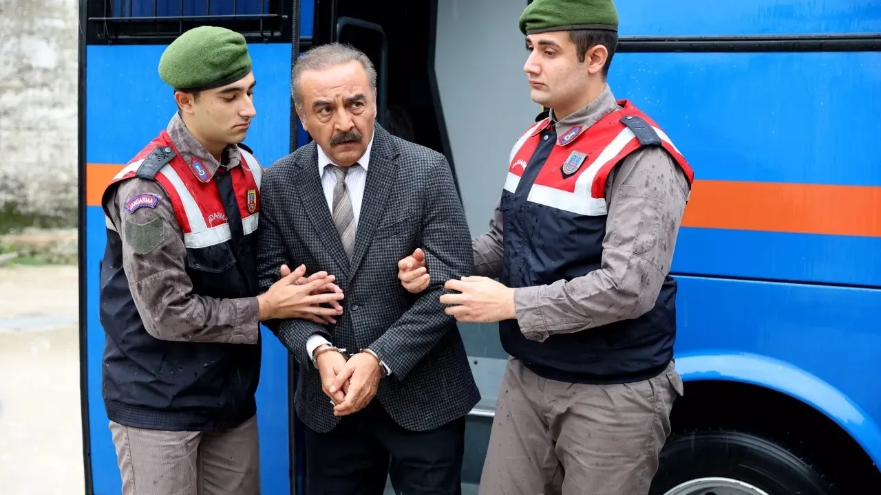 Yılmaz Erdoğan’ın Yeni Dizisi “İnci Taneleri” Fragmanları İle Gündem Oldu!