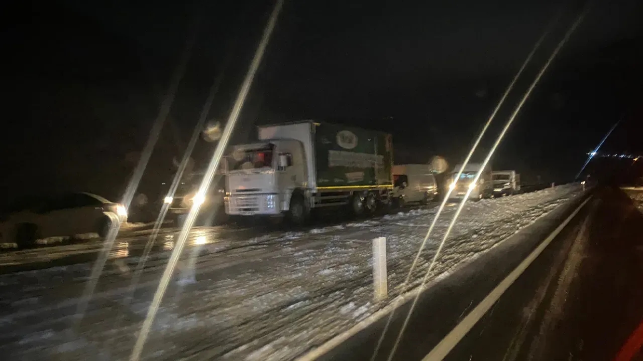 Yollar Kapadı Yoğun Trafik!