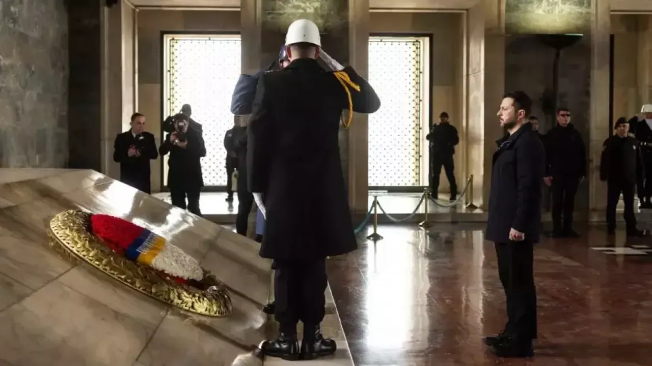 Zelensky, Anıtkabir’i Ziyaret Etti: Atatürk’ün Mezarında Saygı Duruşunda Bulundu