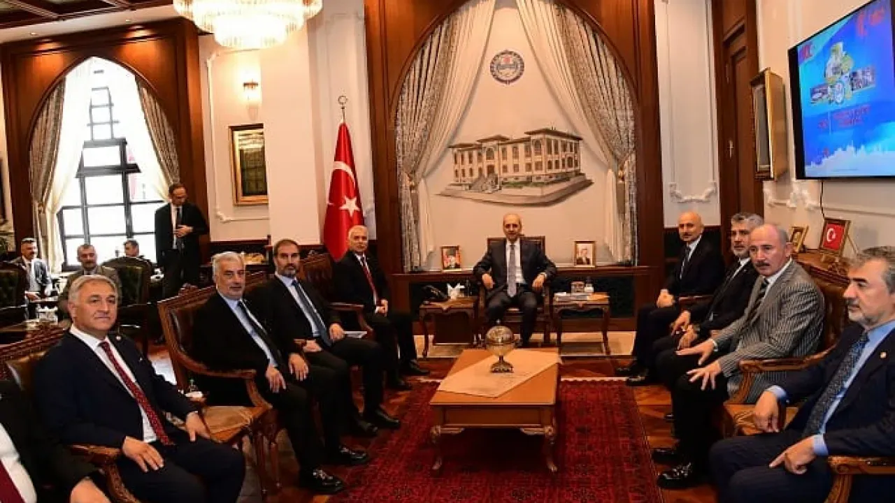 Image for Numan Kurtulmuş, Vehbi Koç ve Aziz Yıldırım Trazon’da Buluştu