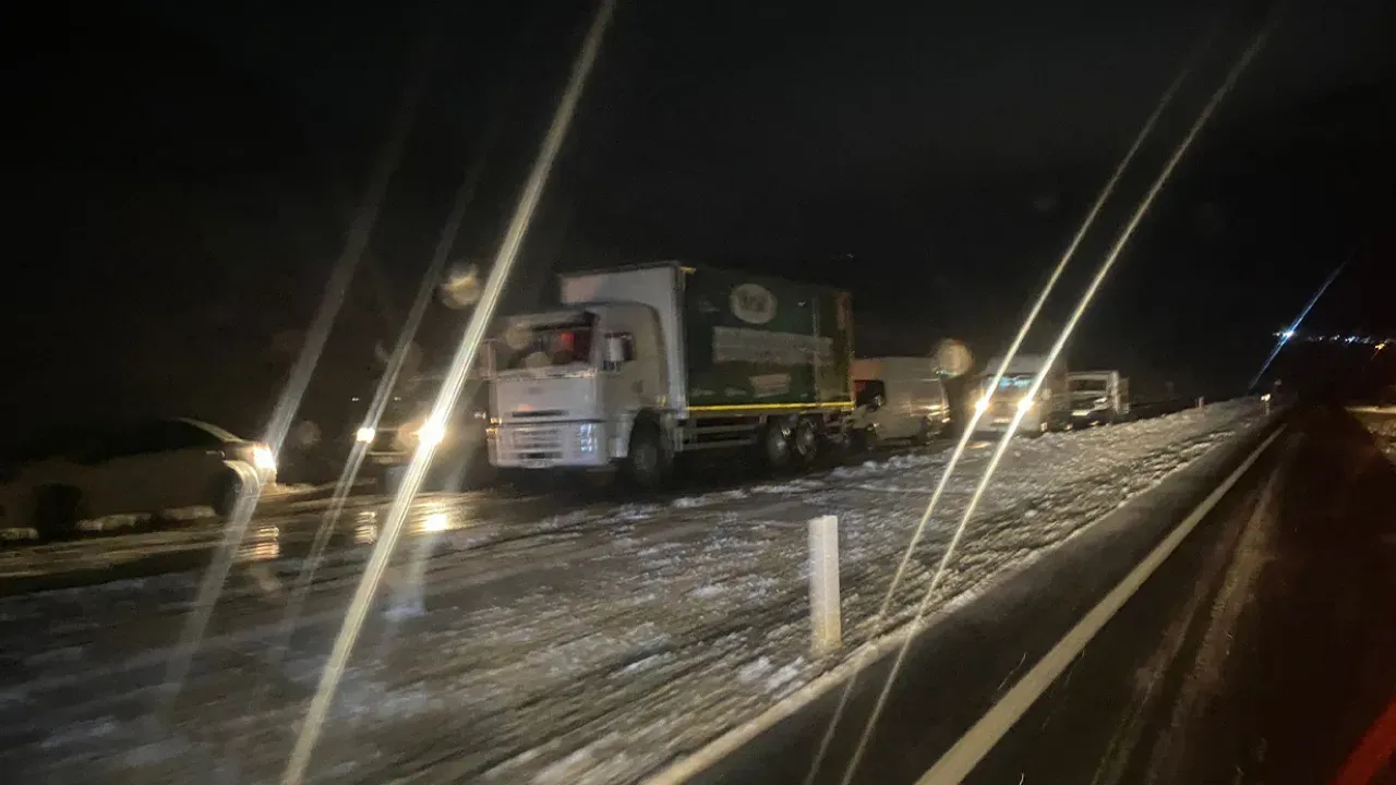 Image for Yollar Kapadı Yoğun Trafik!